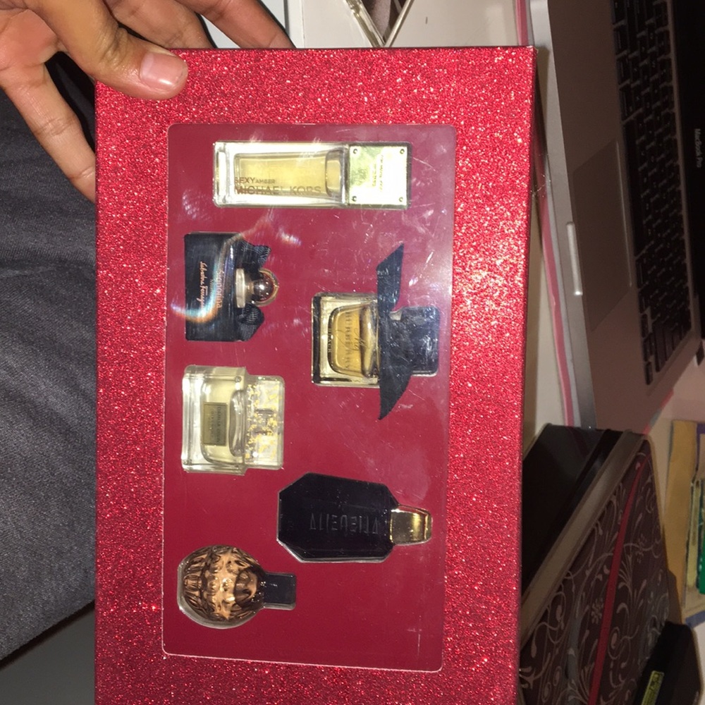 Six different kinds of designer perfumes